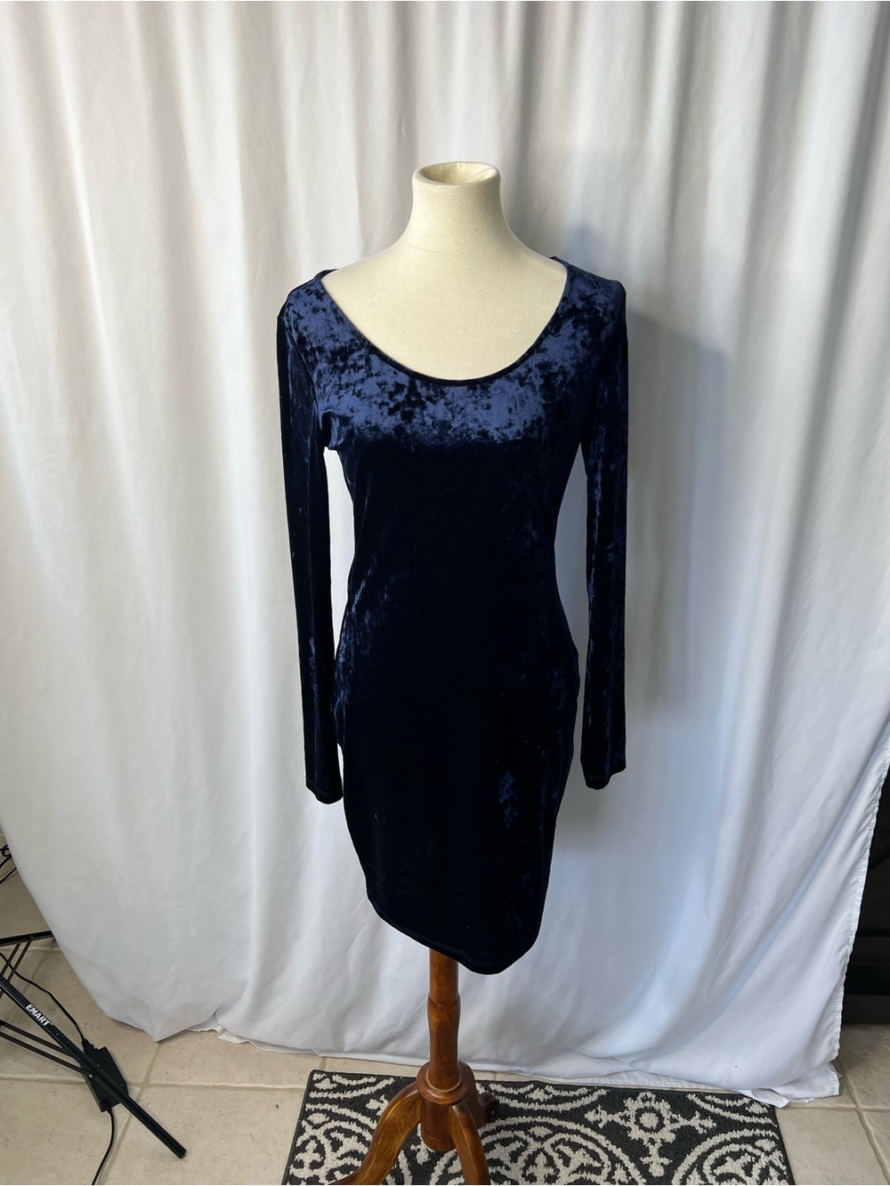Lulus Navy Blue Crushed Velvet Bodycon Dress – Size Large